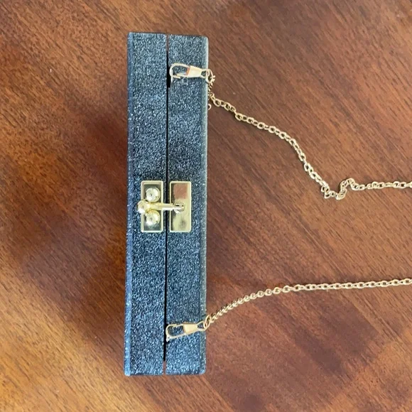 Isabella Hearst clutch acrylic with love on front 8x4x2 - Picture 9 of 9